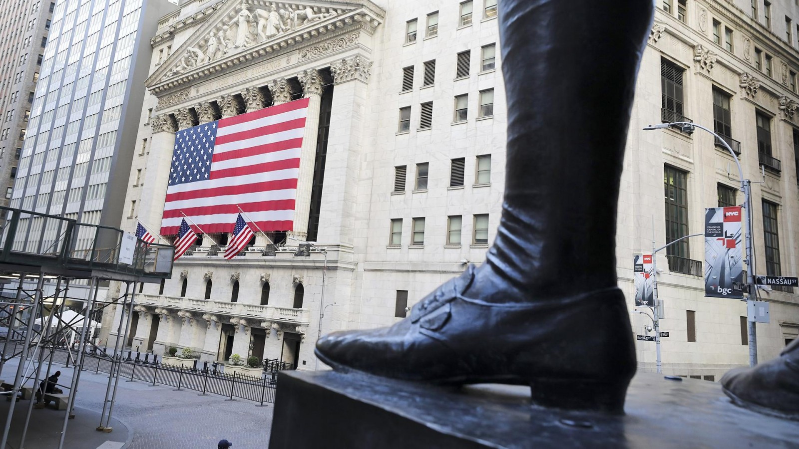 U. S. stock market collapsing due to conflict in Ukraine